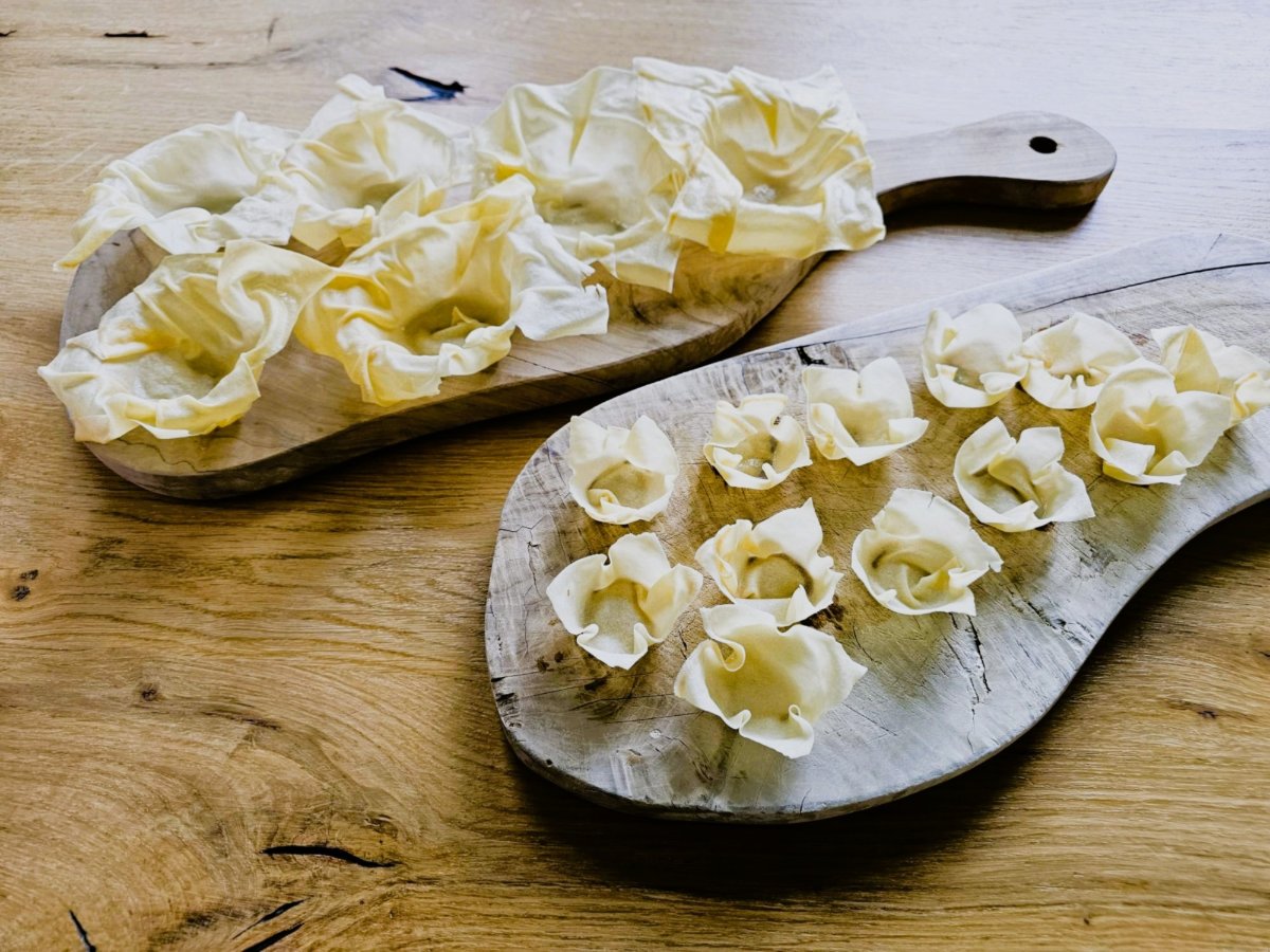 Bakjes van loempiavellen