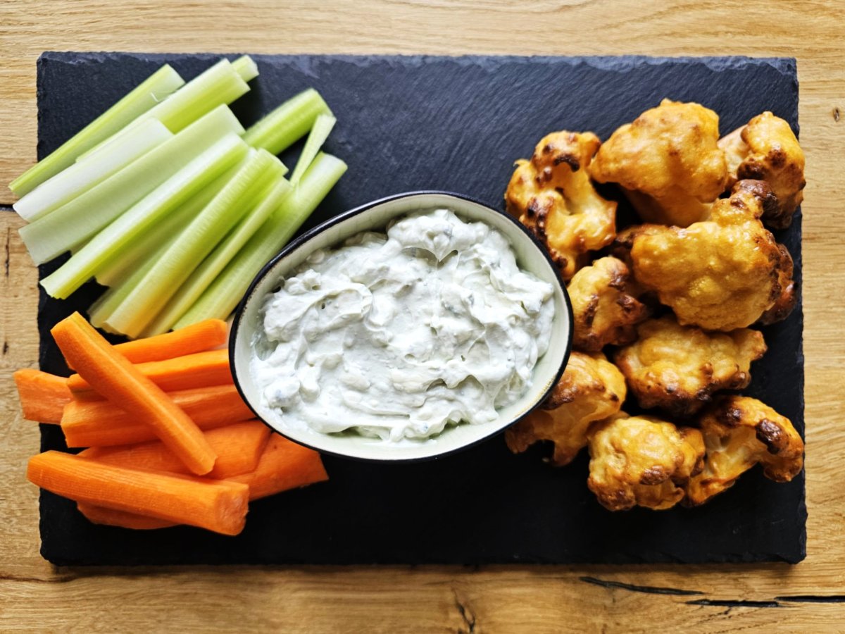 Bloemkool buffalo wings met blauwe kaassaus