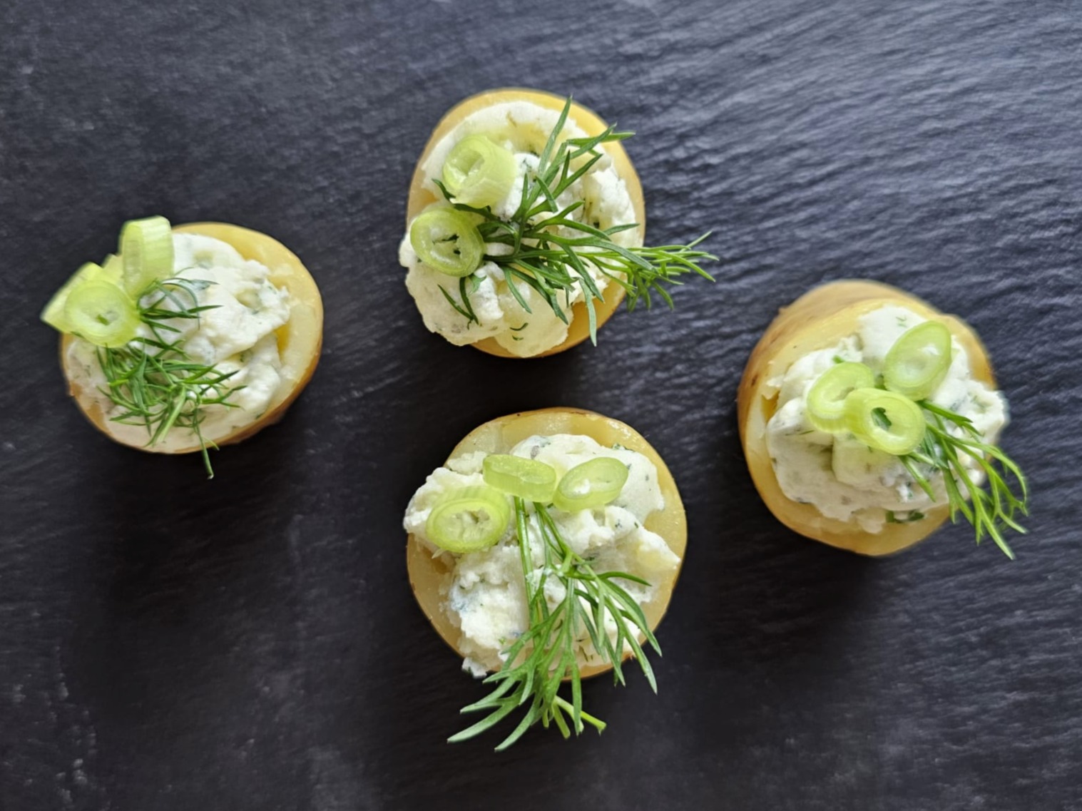 gevulde krieltjes met roomkaas knoflook en kruiden