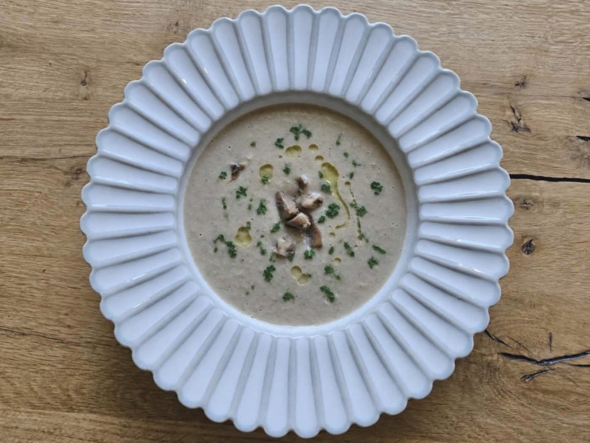 Romige champignonsoep met tijm en crème fraîche