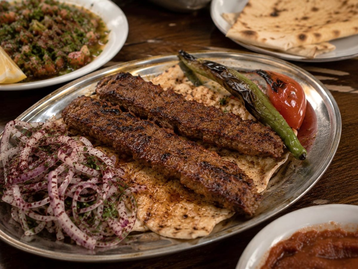 Turkse Adana kebab met pittig lamsgehakt
