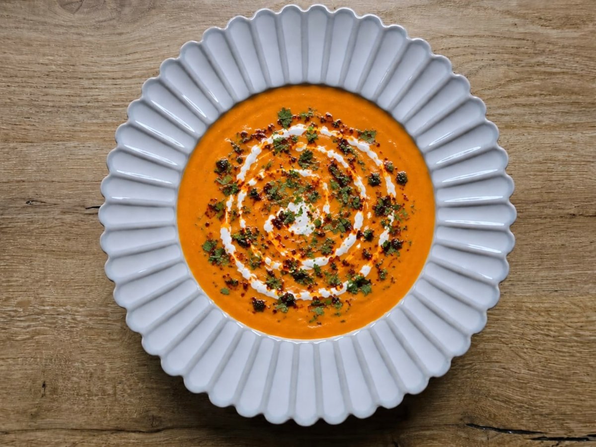 Zoete aardappelsoep met chipotle en limoen