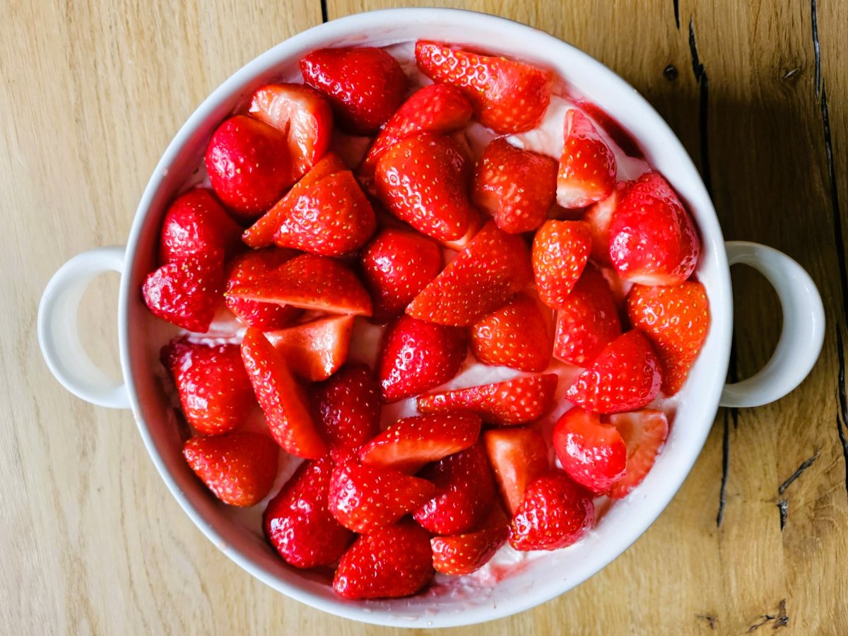 Zomerse tiramisu met aardbeien en Griekse yoghurt